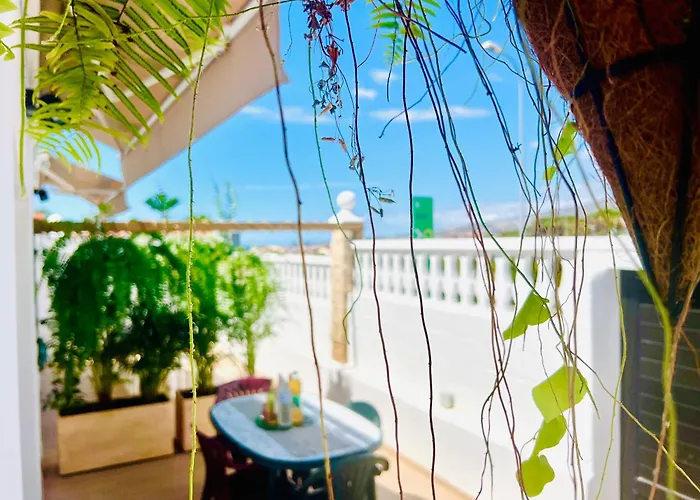 Lavitalsol アパート アデヘ