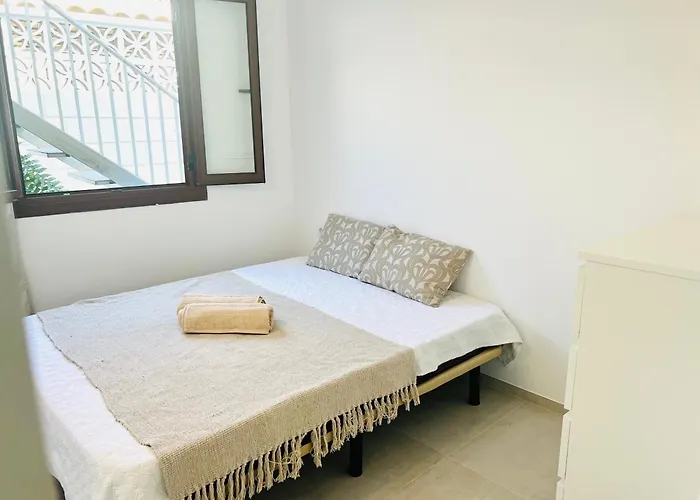 Lavitalsol アパート アデヘ