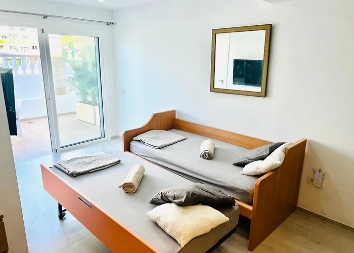 Lavitalsol アパート アデヘ