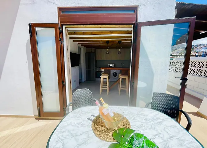 Lavitalsol アパート アデヘ